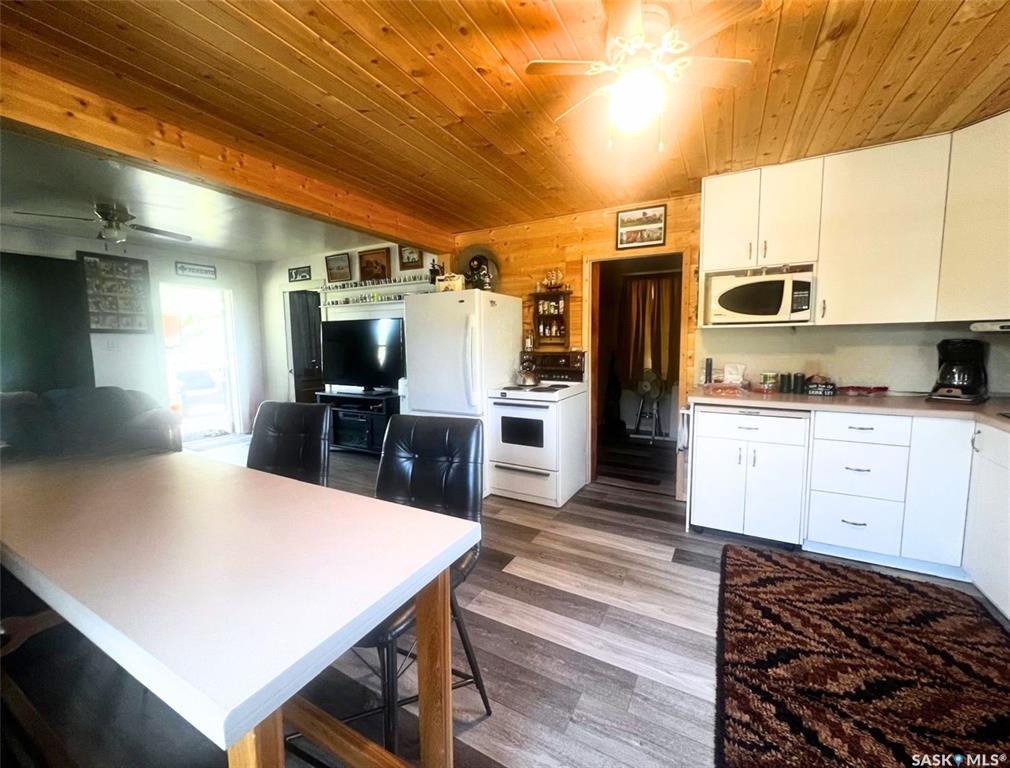 Fourth View of 4 Ferguson Bay, Simmie, Saskatchewan, S0N 2N0