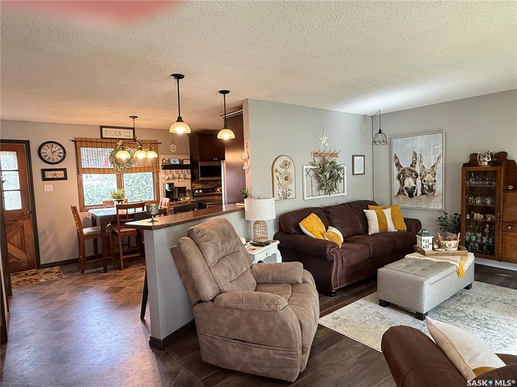 Fourth View of 1709 Eaglesham Avenue, Weyburn, Saskatchewan, S4H 2W8