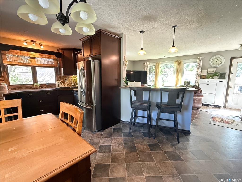 Fifth View of 1709 Eaglesham Avenue, Weyburn, Saskatchewan, S4H 2W8