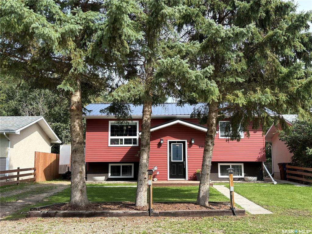 Second View of 325 1st Avenue N, Big River, Saskatchewan, S0J 0E0