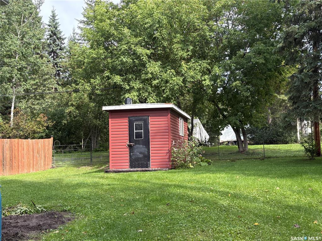 Fourth View of 325 1st Avenue N, Big River, Saskatchewan, S0J 0E0