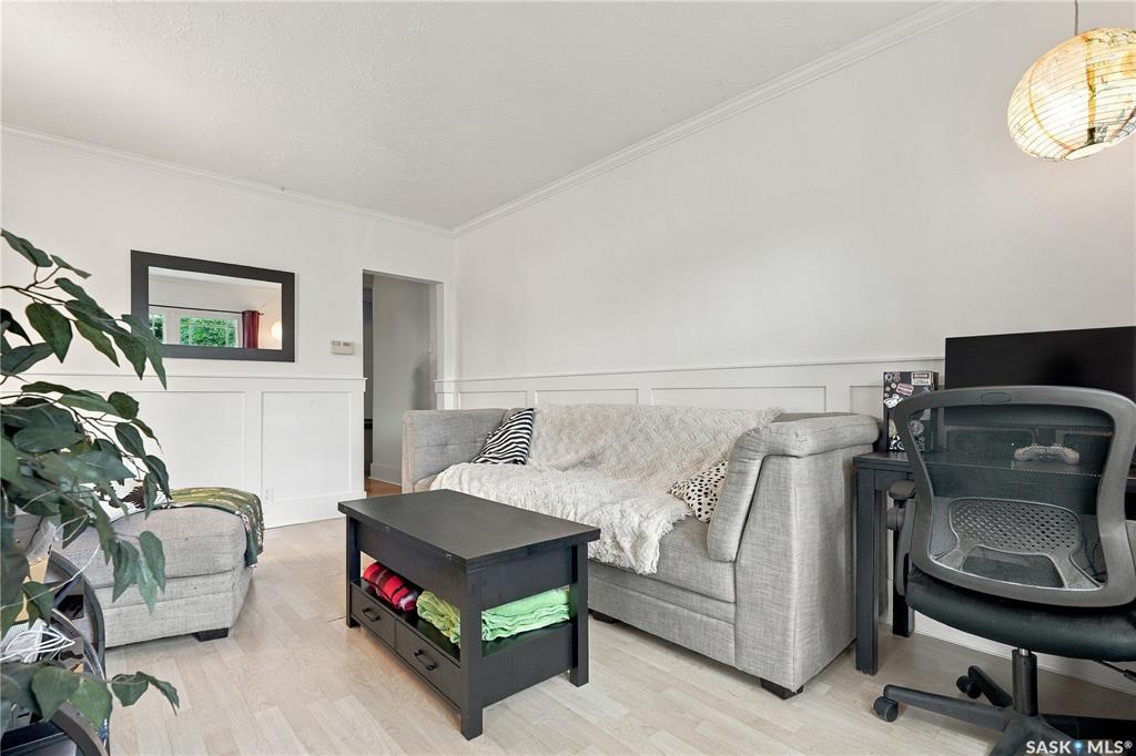 Fifth View of 402 Taylor Street, Exhibition, Saskatoon, Saskatchewan, S7M 0C8