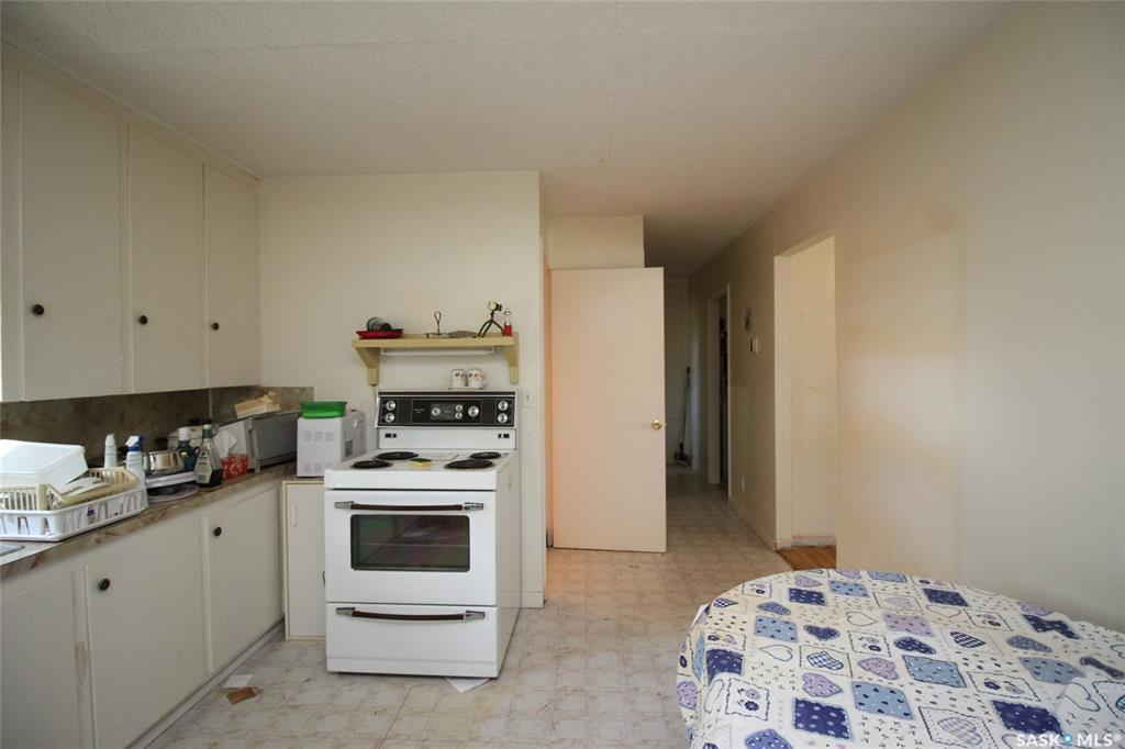 Fourth View of 810 2nd Avenue, Simmie, Saskatchewan, S0N 2N0