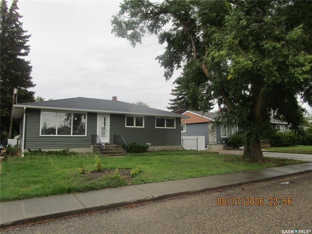 Second View of 112 Wood Crescent, Assiniboia, Saskatchewan, S0H 0B0