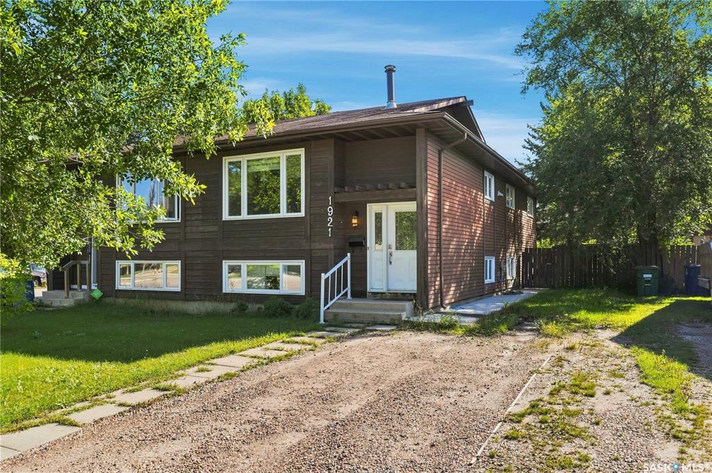 Second View of 1921 Mckercher Drive, Lakeview SA, Saskatoon, Saskatchewan, S7J 3W1