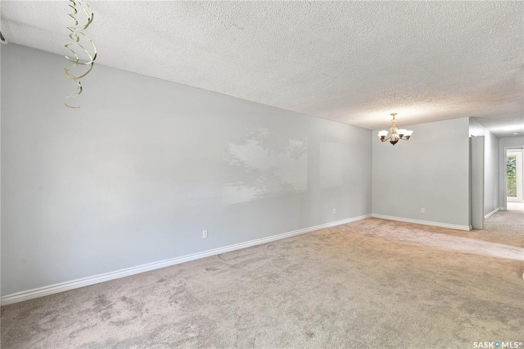 Fifth View of 1921 Mckercher Drive, Lakeview SA, Saskatoon, Saskatchewan, S7J 3W1