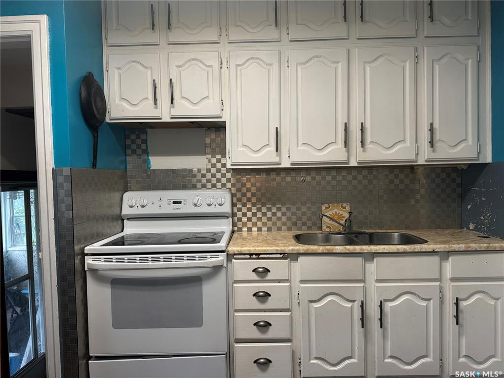 Third View of 357 12 Th Street E, Midtown, Prince Albert, Saskatchewan, S6V 1C2