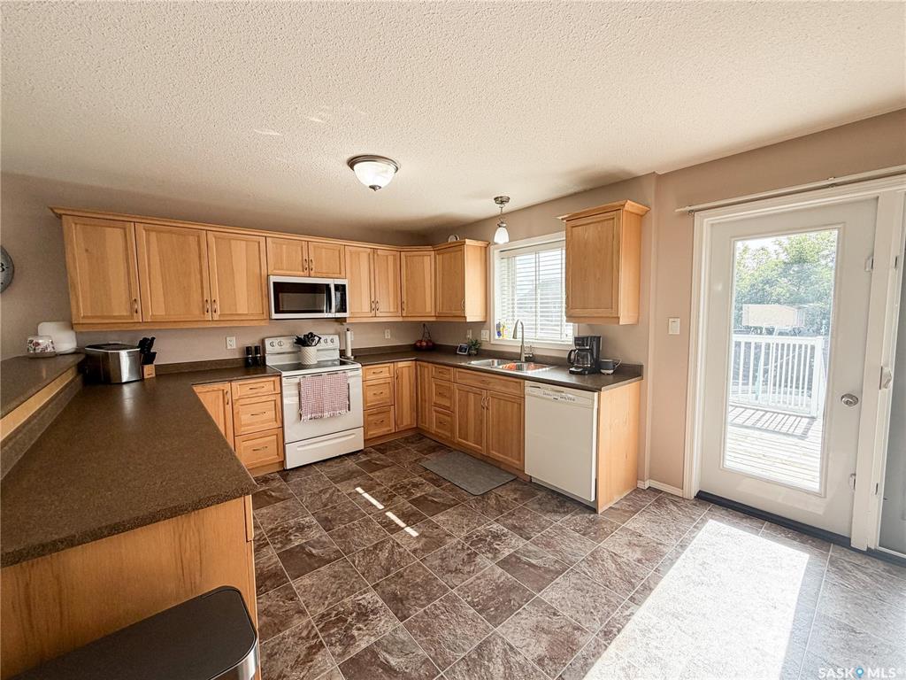 Fourth View of 604 7th Avenue W, Meadow Lake, Saskatchewan, S9X 1B1