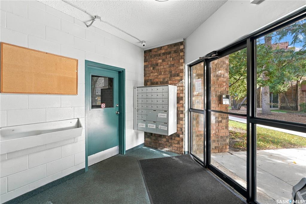 Fifth View of 802 A Kingsmere Boulevard #305, Lakeview SA, Saskatoon, Saskatchewan, S7J 4B7