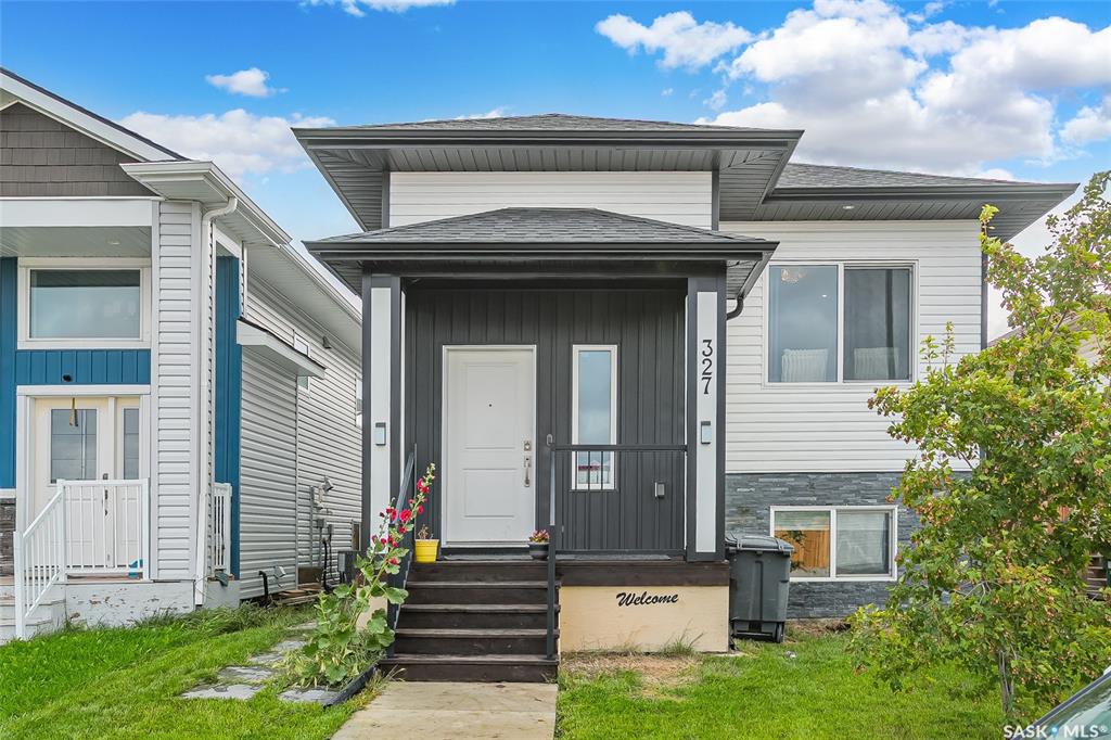 327 Mcarthur Crescent, SK048383, Saskatchewan,