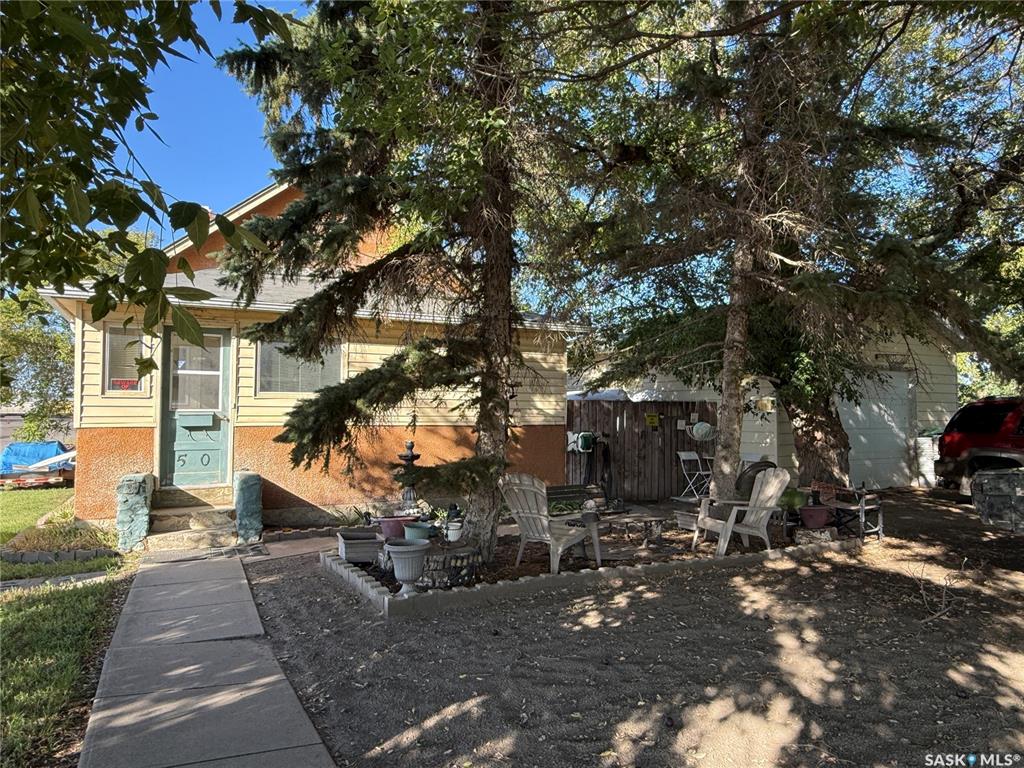 Fifth View of 580 Maple Street W, Westmount/Elsom, Moose Jaw, Saskatchewan, S6H 4X1