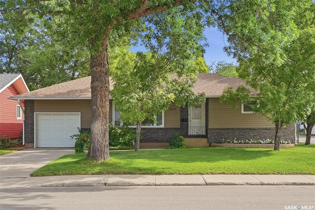 2809 Clarence Avenue S, SK048482, Saskatchewan,
