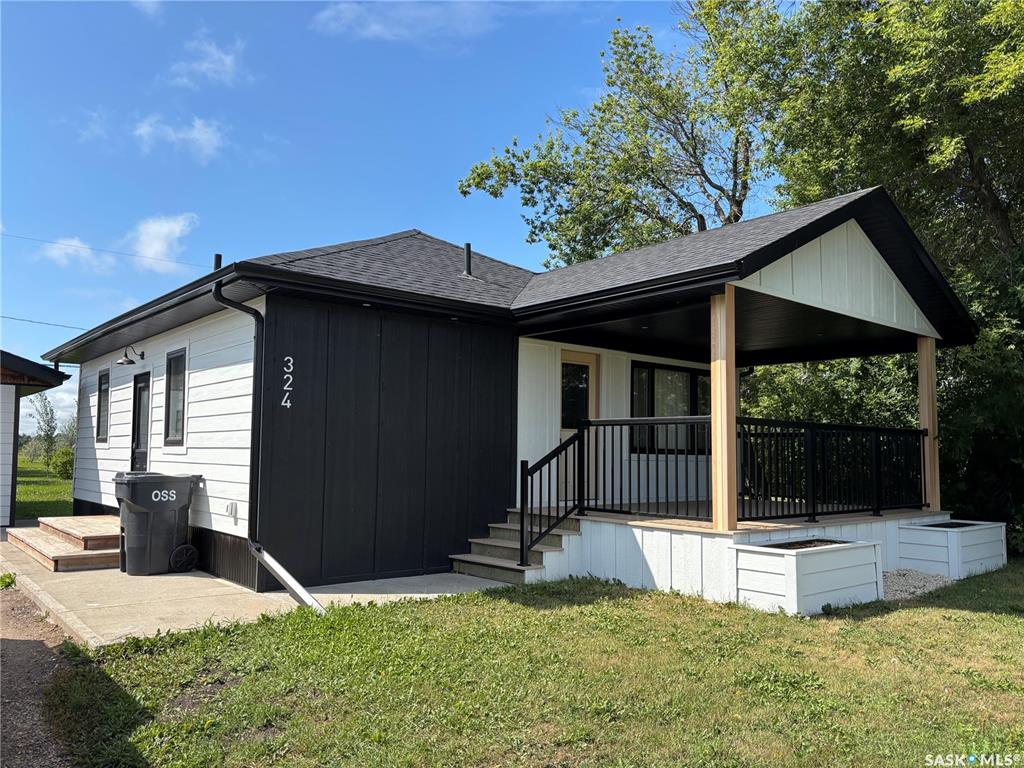 324 Sully Avenue, SK048493, Saskatchewan,