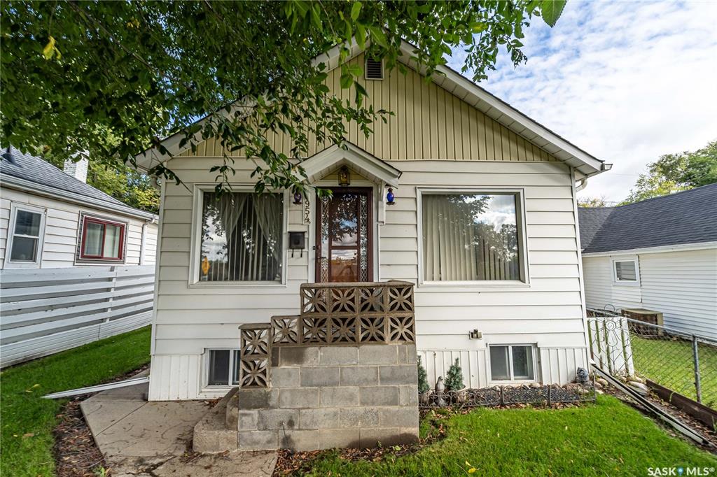 954 Hochelaga Street W, SK048558, Saskatchewan,