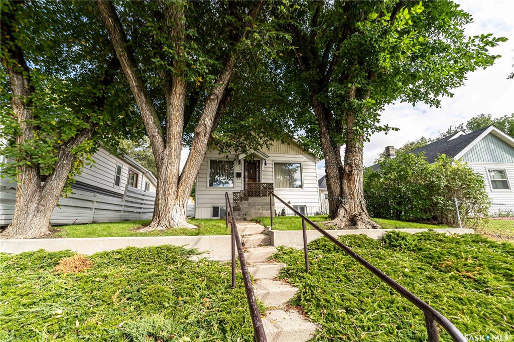 Second View of 954 Hochelaga Street W, Palliser, Moose Jaw, Saskatchewan, S6H 2H8