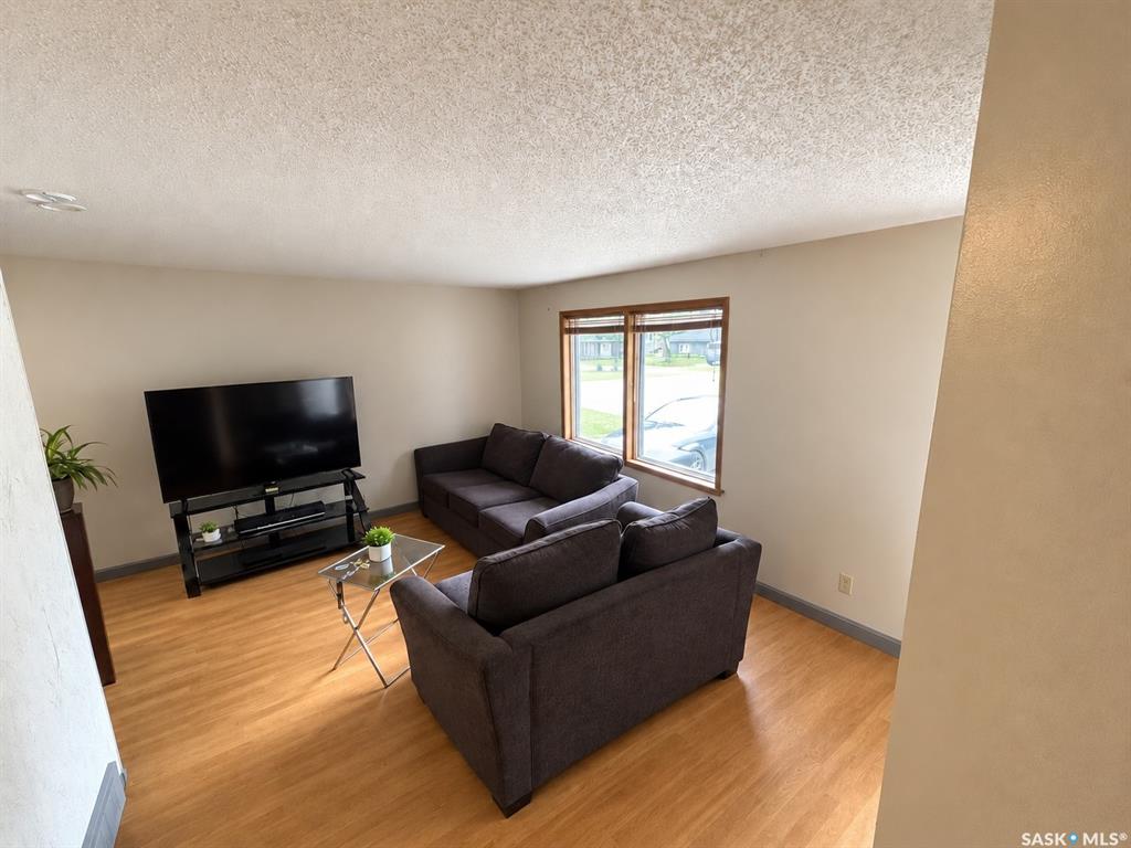 Third View of 890 Kingsmere Boulevard, Lakeridge SA, Saskatoon, Saskatchewan, S7J 4J7