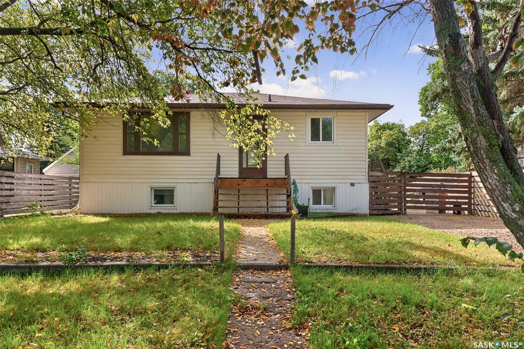 Third View of 1023 Coteau Street W, Westmount/Elsom, Moose Jaw, Saskatchewan, S6H 5G3