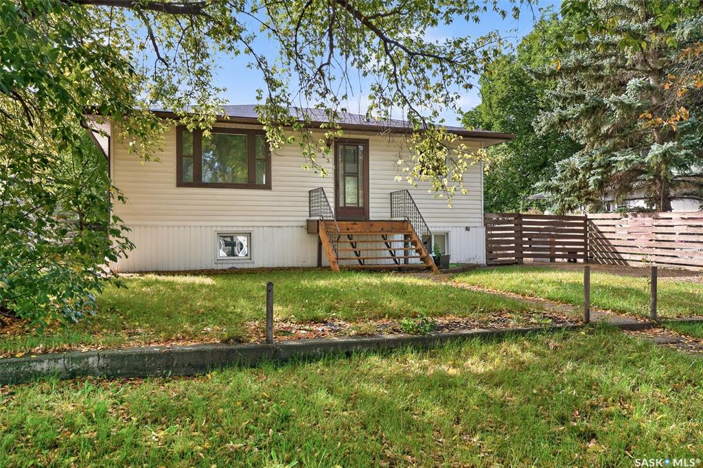 Fourth View of 1023 Coteau Street W, Westmount/Elsom, Moose Jaw, Saskatchewan, S6H 5G3