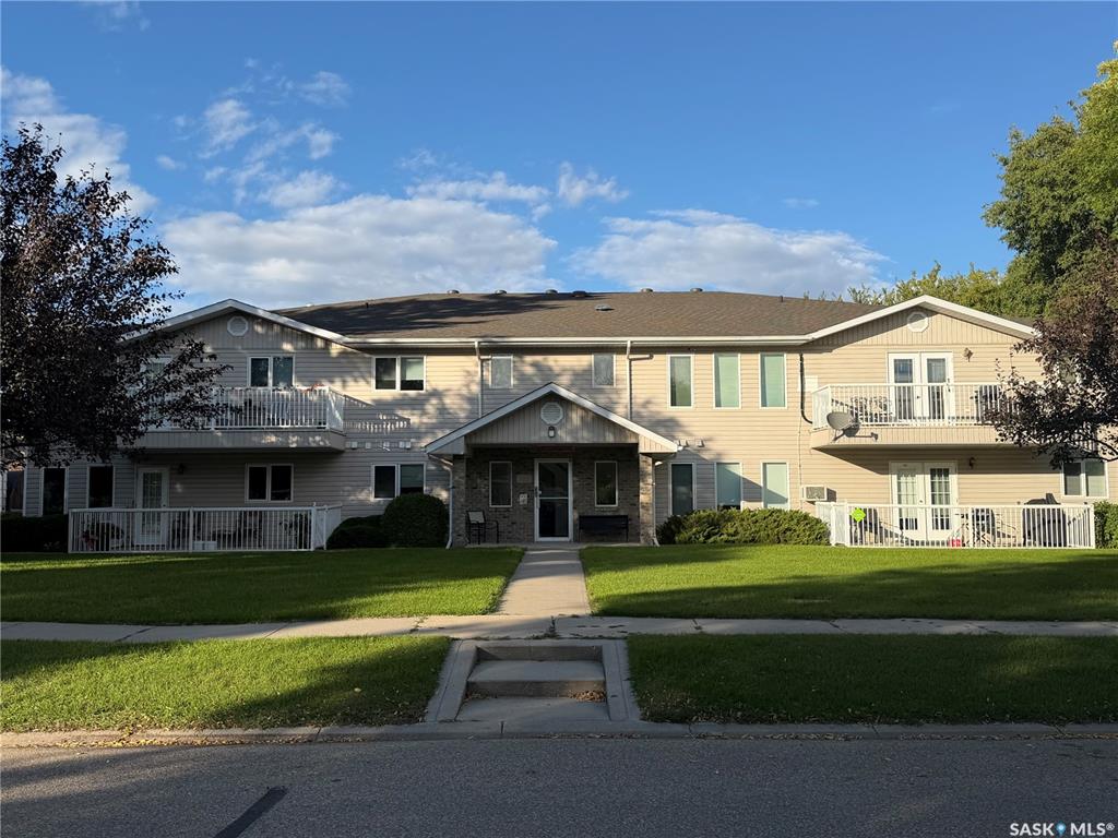 304 3rd Avenue E #203, SK048695, Saskatchewan,