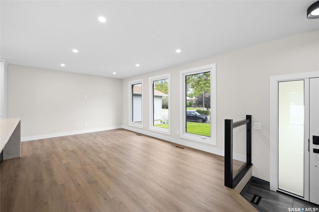 Fourth View of 10 Selkirk Crescent, Albert Park, Regina, Saskatchewan, S4S 6J4