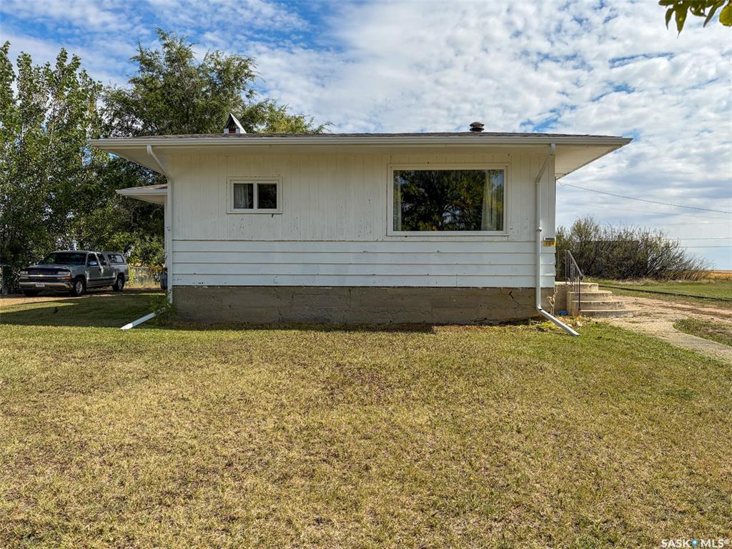 Second View of 108 1st Street E, Climax, Saskatchewan, S0N 0N0