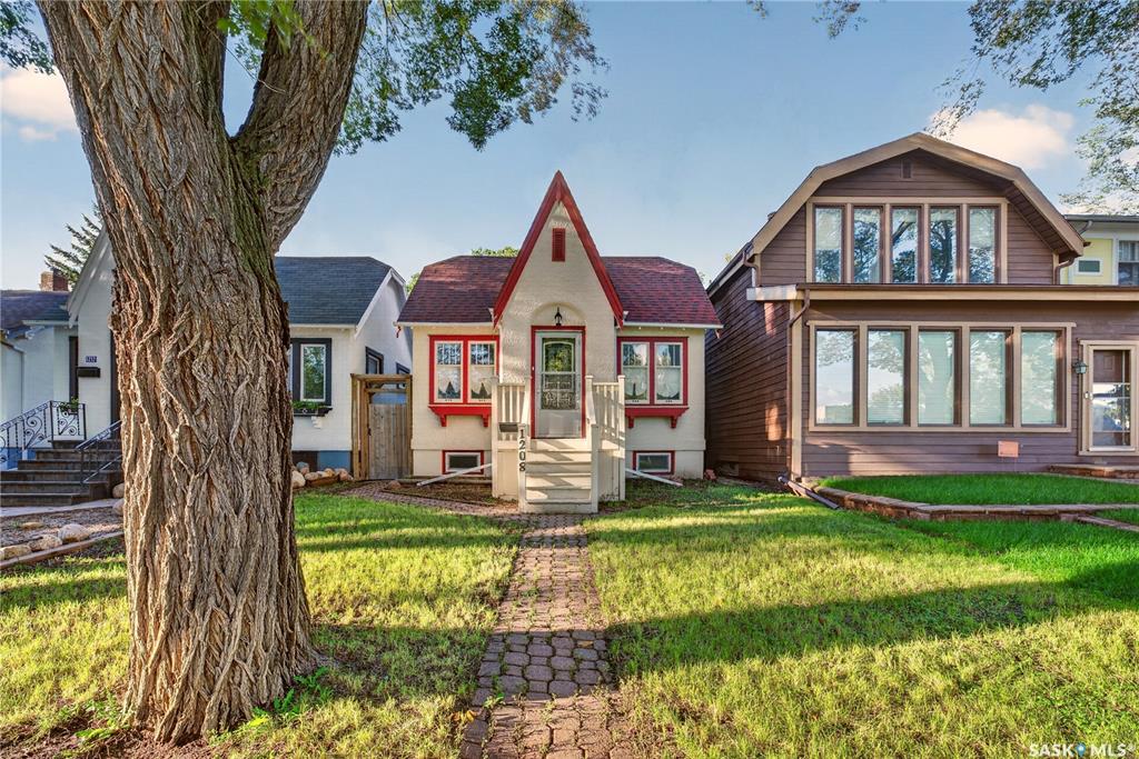 MLS® listing #SK048784 for sale located at 1208 College Avenue