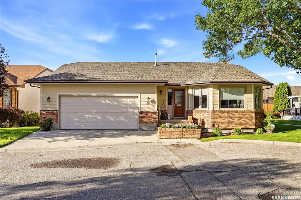 18 Greencrest Bay, SK048823, Saskatchewan,