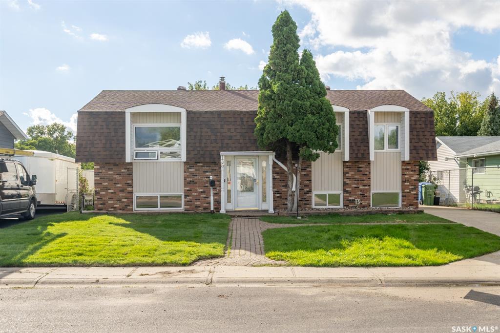 MLS® listing #SK048905 for sale located at 135 Fulton Drive
