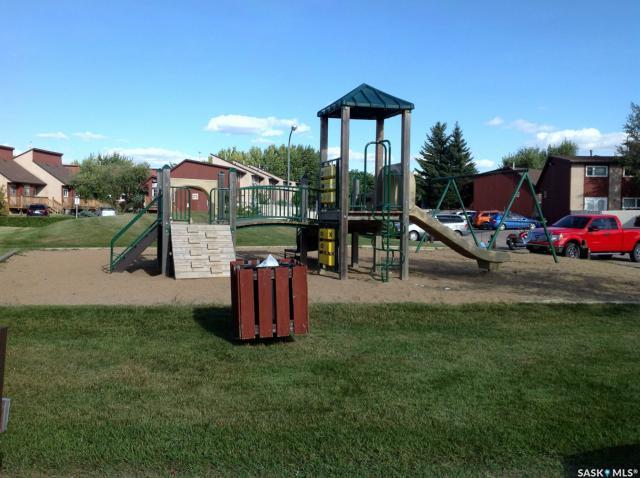 Fourth View of 331 Pendygrasse Road #44, Fairhaven, Saskatoon, Saskatchewan, S7M 4R3