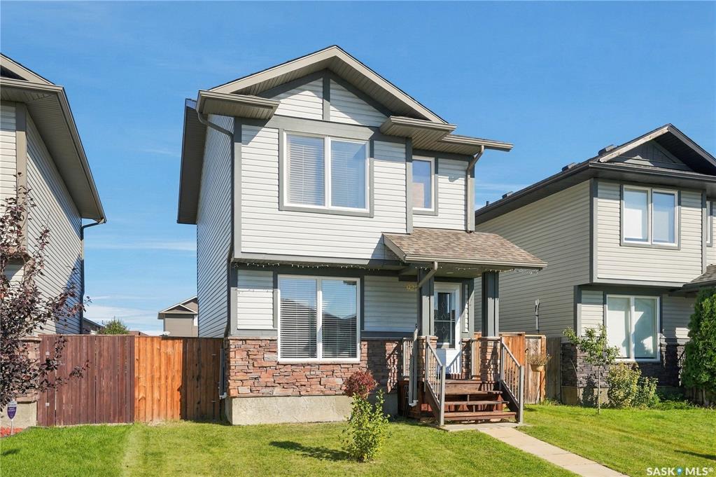 Second View of 927 Glenview Cove, Martensville, Saskatchewan, S0K 0A2