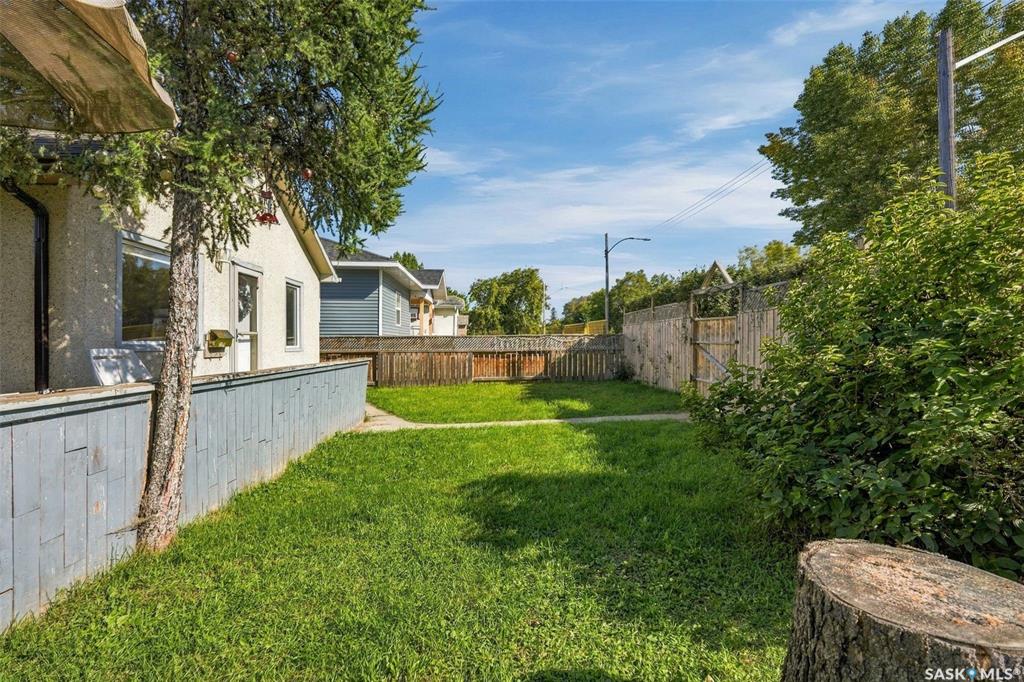 Third View of 2210 20th Street W, Pleasant Hill, Saskatoon, Saskatchewan, S7M 1B1