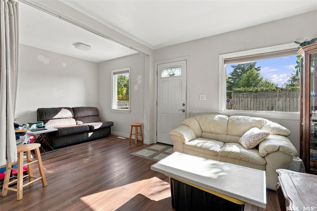 Fifth View of 2210 20th Street W, Pleasant Hill, Saskatoon, Saskatchewan, S7M 1B1