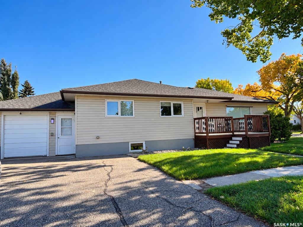 Second View of 418 4th Avenue W, Kindersley, Saskatchewan, S0L 1S0