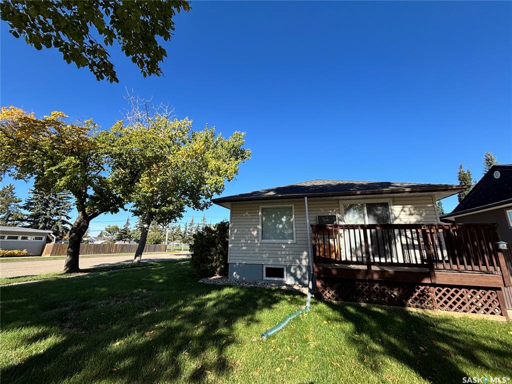 Third View of 418 4th Avenue W, Kindersley, Saskatchewan, S0L 1S0