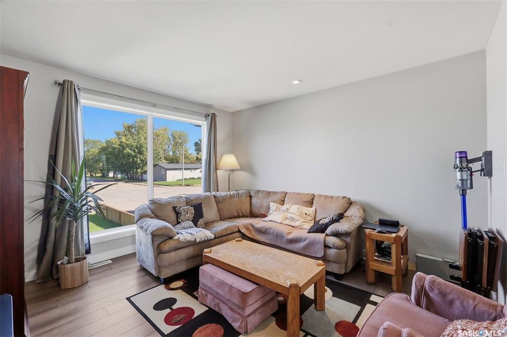 Fourth View of 301 Haichert Street W, Warman, Saskatchewan, S0K 4S0