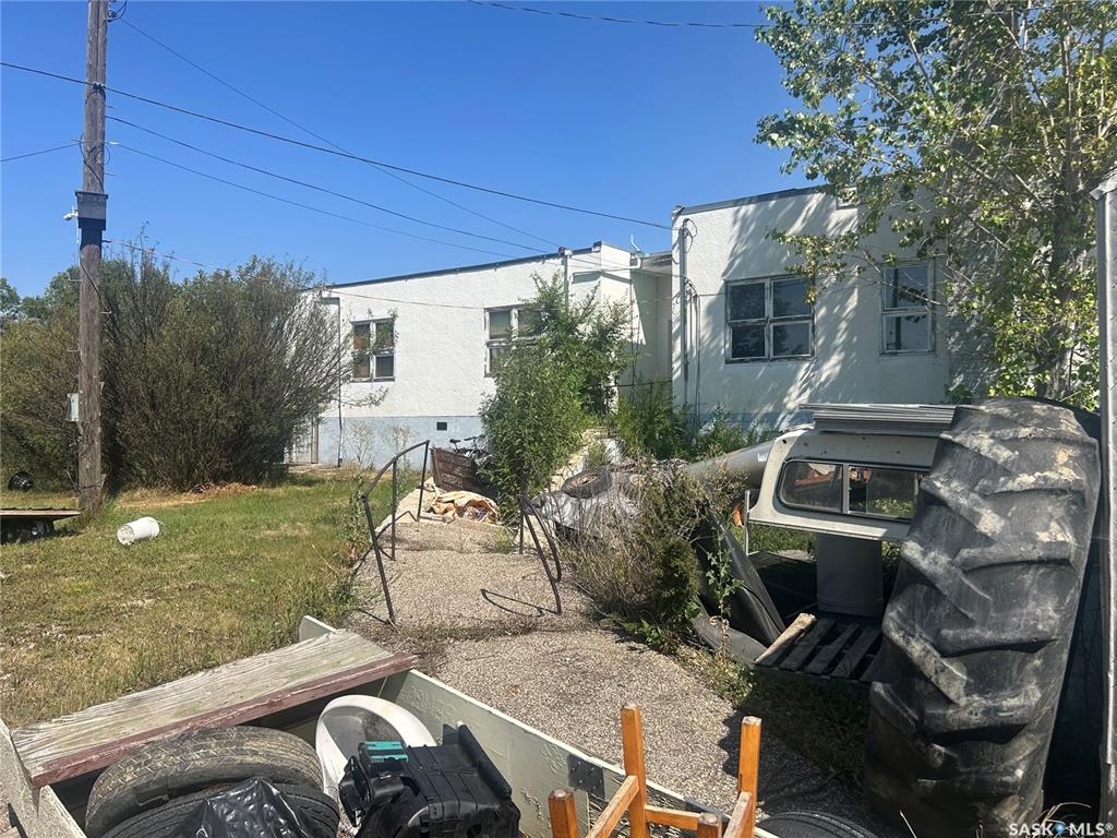 Fourth View of 300 2nd Street W, Bengough, Saskatchewan, S0C 0K0