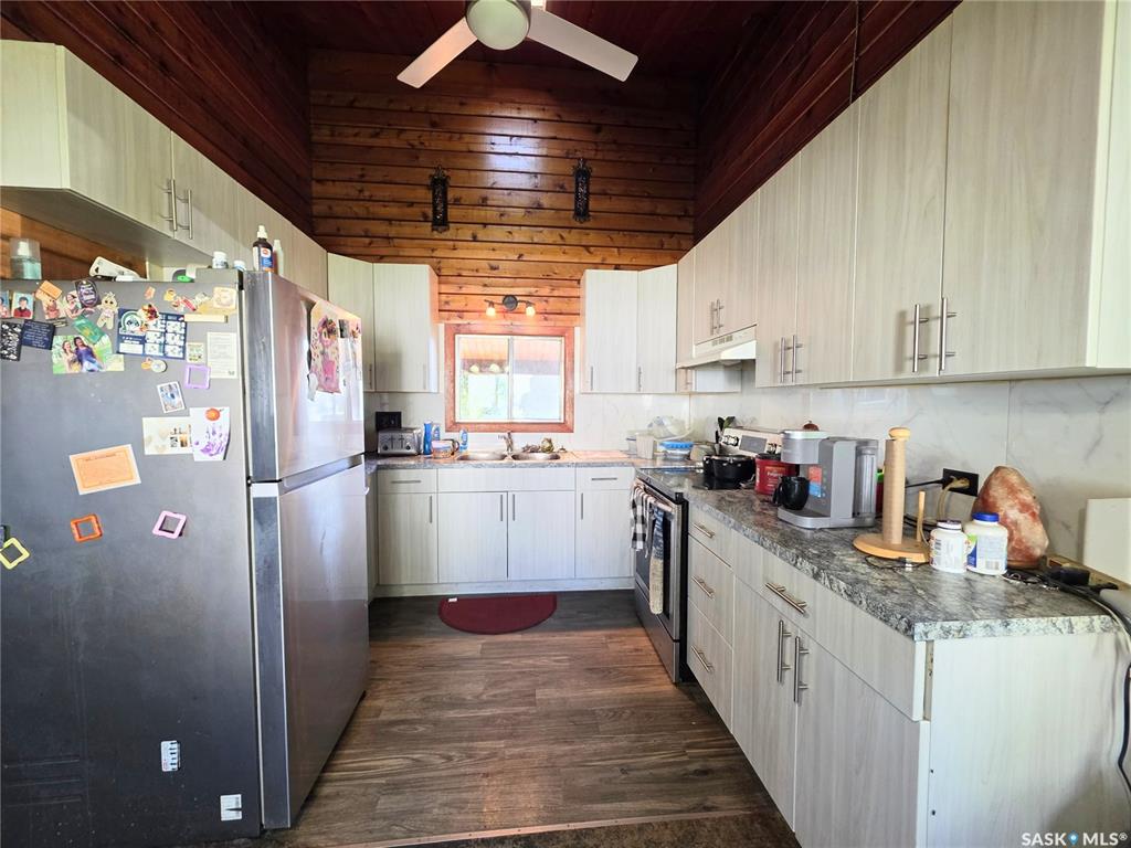 Third View of 121 10th Avenue Ne, North East, Swift Current, Saskatchewan, S9H 2T1