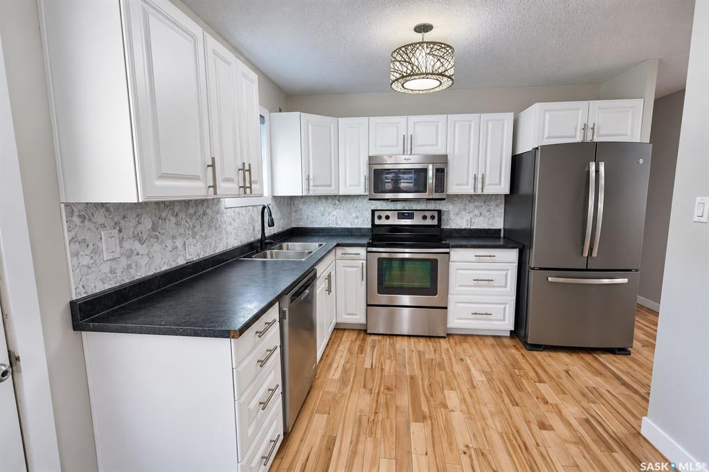 Fifth View of 539 24th Street E, East Hill, Prince Albert, Saskatchewan, S6V 1S1