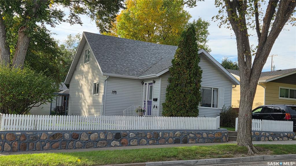 MLS® listing #SK049643 for sale located at 1018 4th Avenue Nw