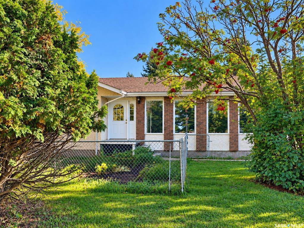 401 Service Road E, SK049694, Saskatchewan,