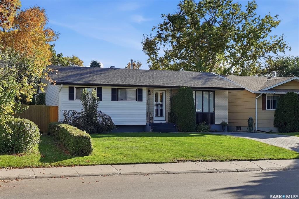 Second View of 253 Laurentian Drive, East College Park, Saskatoon, Saskatchewan, S7H 4R8