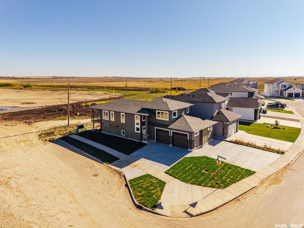 492 Woolf Bend, SK049738, Saskatchewan,