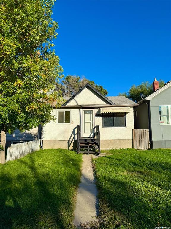 MLS® listing #SK049826 for sale located at 2027 Montreal Street