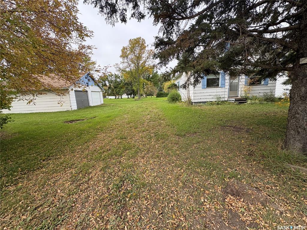 302 & 304 Livingstone Road, SK049882, Saskatchewan,