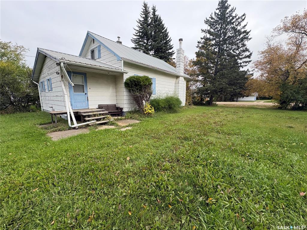 Second View of 302 & 304 Livingstone Road, Pelly, Saskatchewan, S0A 2Z0
