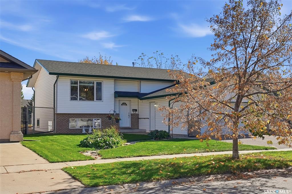 Second View of 10 Turner Place, Crescent Acres, Prince Albert, Saskatchewan, S6X 1C1