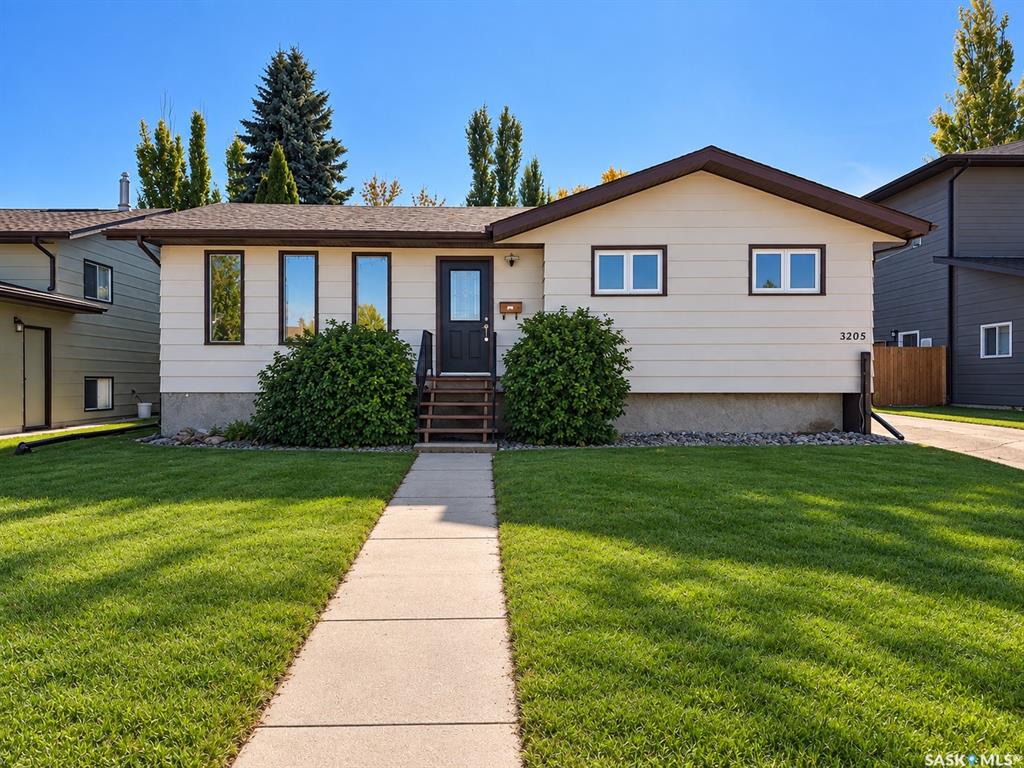 Main View of 3205 Bliss Crescent, Crescent Acres, Prince Albert, Saskatchewan, S6V 7M1