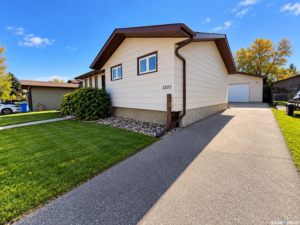 Second View of 3205 Bliss Crescent, Crescent Acres, Prince Albert, Saskatchewan, S6V 7M1