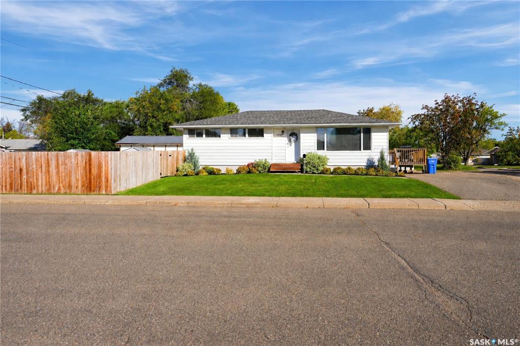 Second View of 1701 92nd Street, Kinsmen Park, North Battleford, Saskatchewan, S9A 0B3