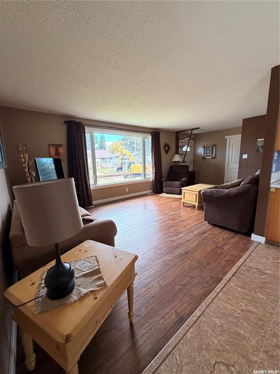 Second View of 612 2nd Street W, Meadow Lake, Saskatchewan, S9X 1E6